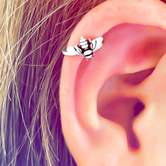 925 Sterling Silver Honey Bee Cartilage Helix Tragus Rook Conch Hoop Earring - Picture 2 of 9